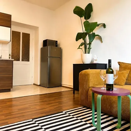Homely Nook Centre Nusle *