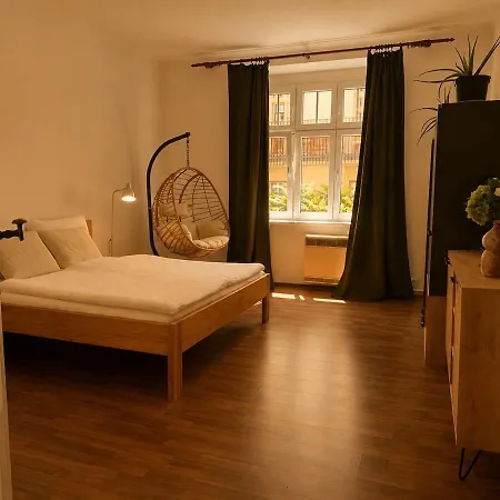 Homely Nook Centre Nusle