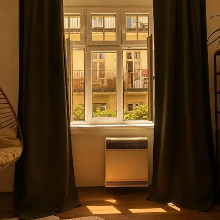 Homely Nook Centre Nusle